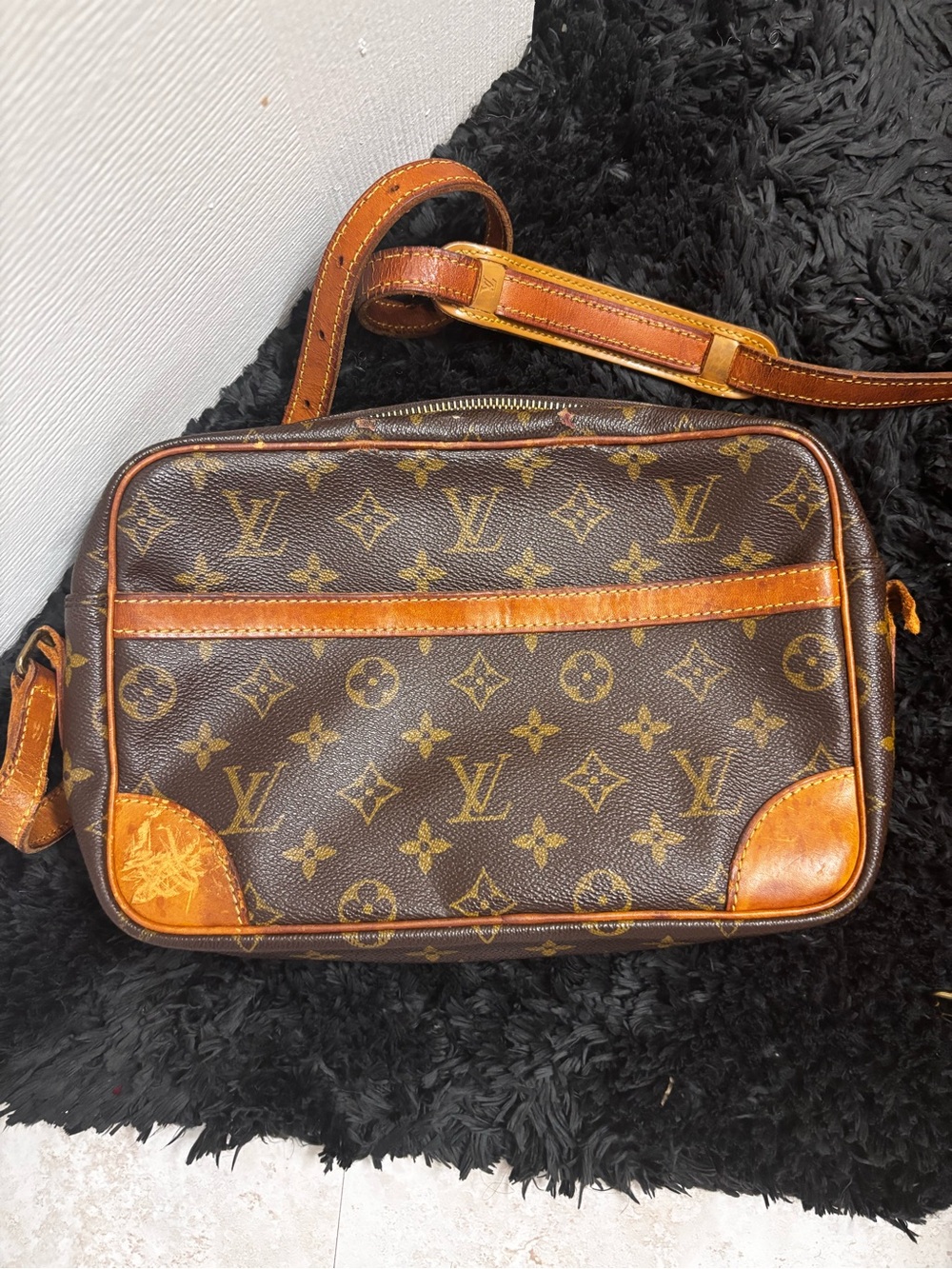Louis Vuitton Monogram Canvas Crossbody with Tan Leather Trim